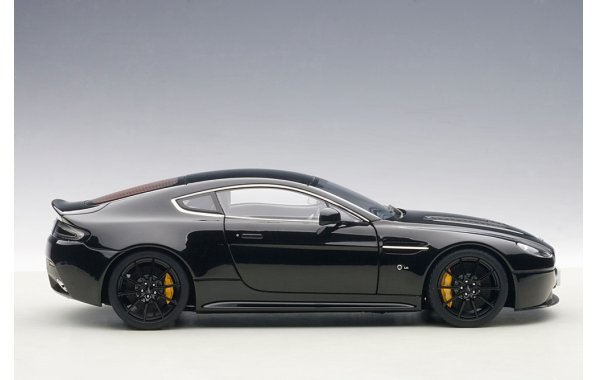 Bild 6 - Aston Martin V12 Vantage S 2015