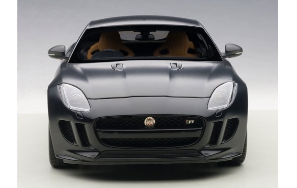Bild 5 - Jaguar F-Type R Coupe 2015