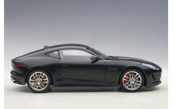 Bild 6 - Jaguar F-Type R Coupe 2015