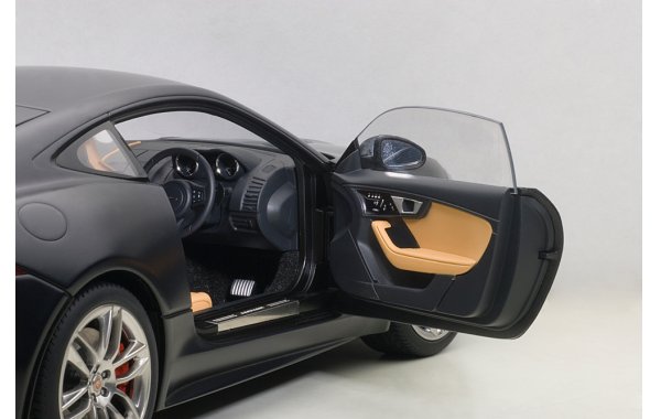 Bild 11 - Jaguar F-Type R Coupe 2015
