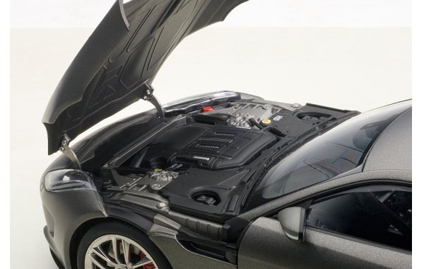 Bild 7 - Jaguar F-Type R Coupe 2015