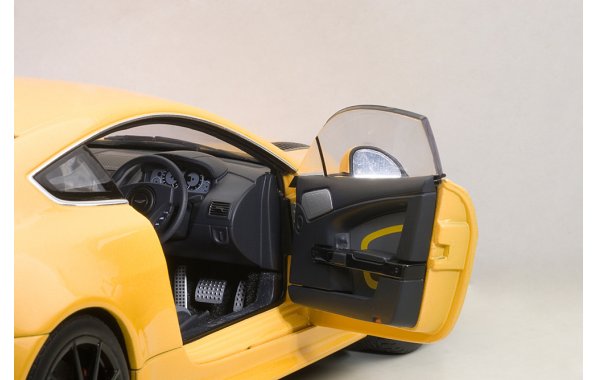 Bild 8 - Aston Martin V12 Vantage S 2015