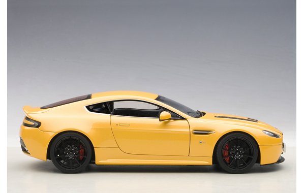 Bild 11 - Aston Martin V12 Vantage S 2015