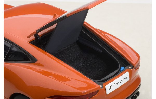 Bild 7 - Jaguar F-Type R Coupe 2015