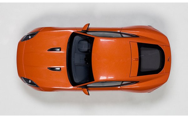 Bild 14 - Jaguar F-Type R Coupe 2015