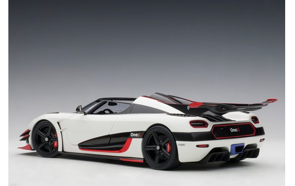 Bild 9 - Koenigsegg One 1 Composite Model 2014