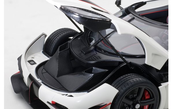 Bild 17 - Koenigsegg One 1 Composite Model 2014