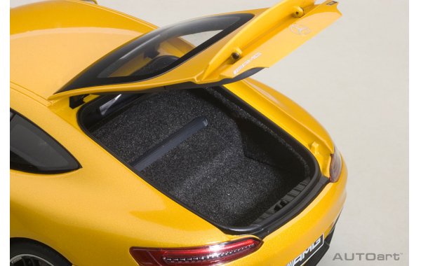 Bild 3 - Mercedes Benz AMG GT-S AMG solarbeam