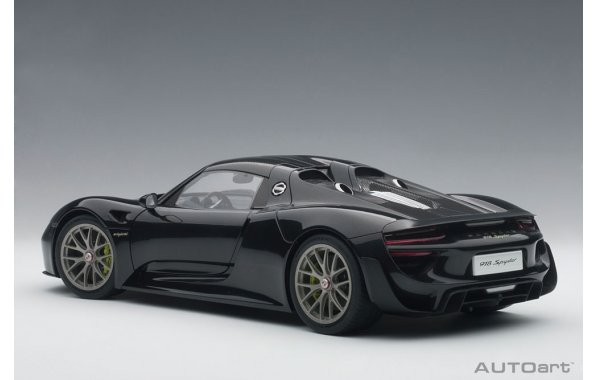 Bild 9 - Porsche 918 Spyder Weissach Package 2013