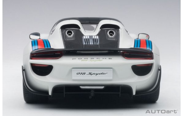 Bild 2 - Porsche 918 Spyder Weissach Package 2013