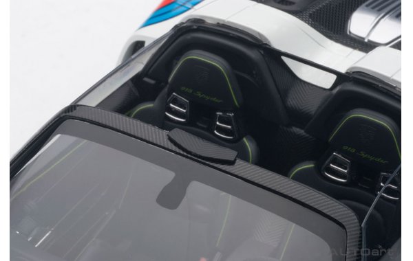 Bild 9 - Porsche 918 Spyder Weissach Package 2013