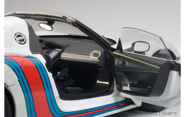 Bild 13 - Porsche 918 Spyder Weissach Package 2013