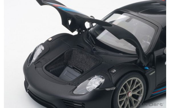 Bild 3 - Porsche 918 Spyder Weissach Package 2013