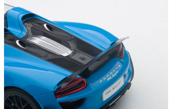 Bild 4 - Porsche 918 Spyder Weissach Package 2013