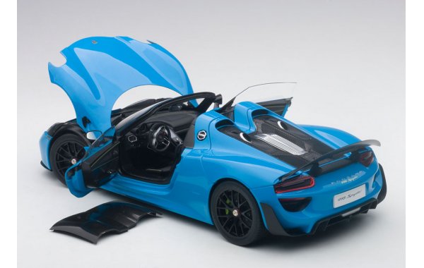 Bild 5 - Porsche 918 Spyder Weissach Package 2013