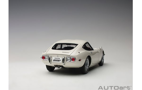Bild 5 - Toyota 2000 GT Coupe 1965 Speichenrder
