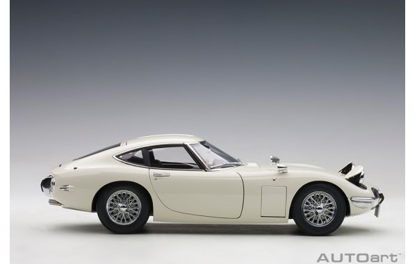 Bild 9 - Toyota 2000 GT Coupe 1965 Speichenrder