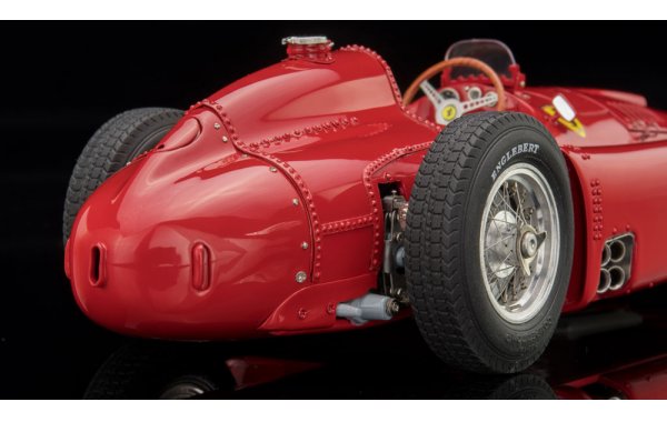 Bild 13 - Ferrari D50 1956 CMC Modellauto