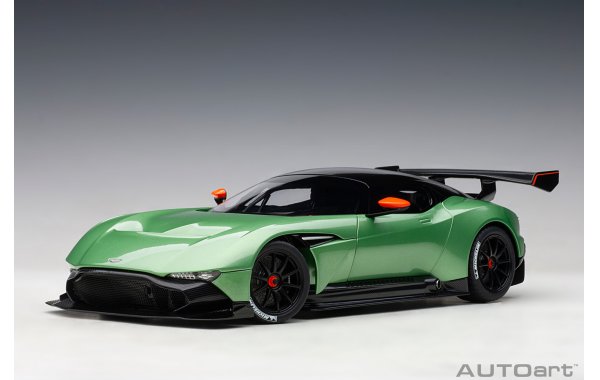 Bild 4 - Aston Martin Vulcan 2015