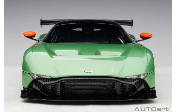 Bild 9 - Aston Martin Vulcan 2015