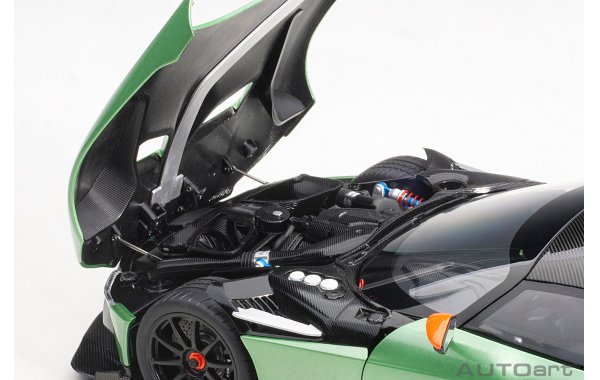 Bild 10 - Aston Martin Vulcan 2015
