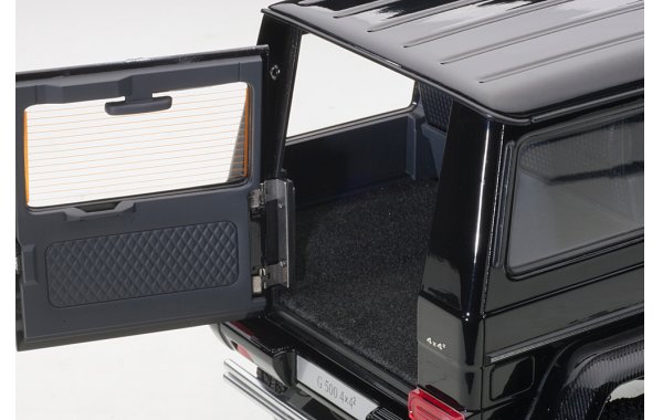 Bild 9 - Mercedes Benz G500 4x4 2016 Autoart Model