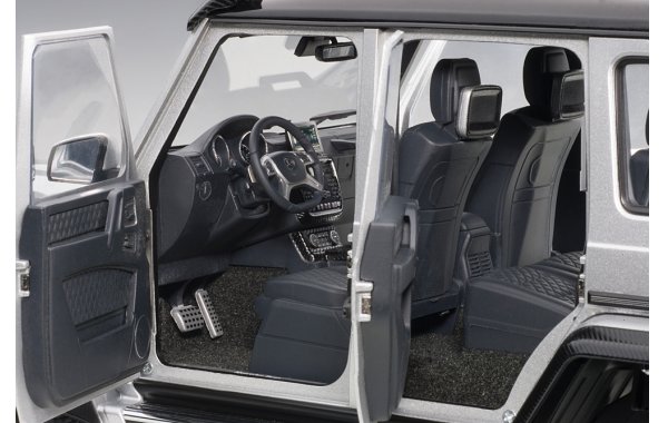 Bild 13 - Mercedes Benz G500 4x4 Autoart Modellauto