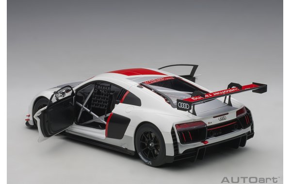 Bild 13 - Audi R8 Lms Geneva Presentation Car 2016