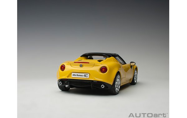 Bild 2 - Alfa Romeo 4C Spider