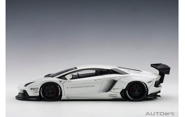 Bild 7 - Liberty Walk Lamborghini Aventador 2015