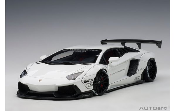 Bild 12 - Liberty Walk Lamborghini Aventador 2015