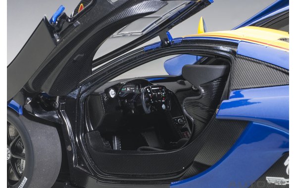 Bild 11 - McLaren P1 GTR 2015 metallic blue