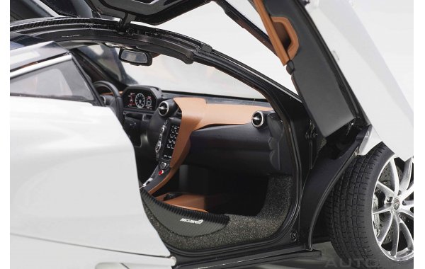 Bild 16 - McLaren 720S 2017