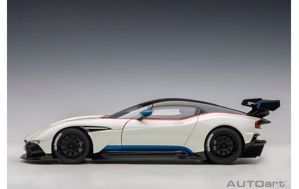Bild 5 - Aston Martin Vulcan 2015