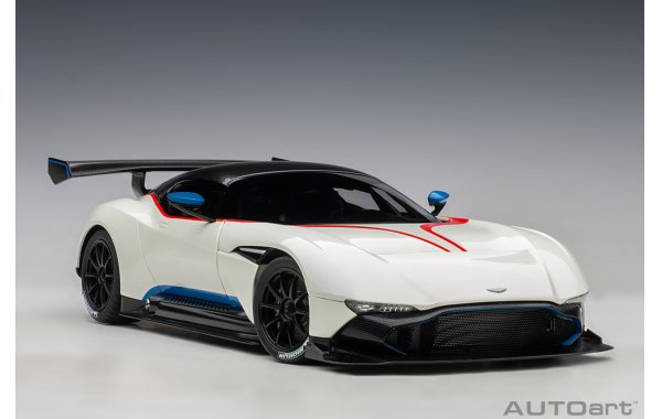 Bild 8 - Aston Martin Vulcan 2015