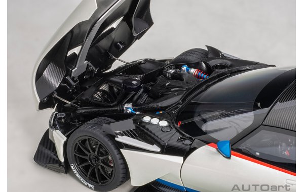 Bild 11 - Aston Martin Vulcan 2015