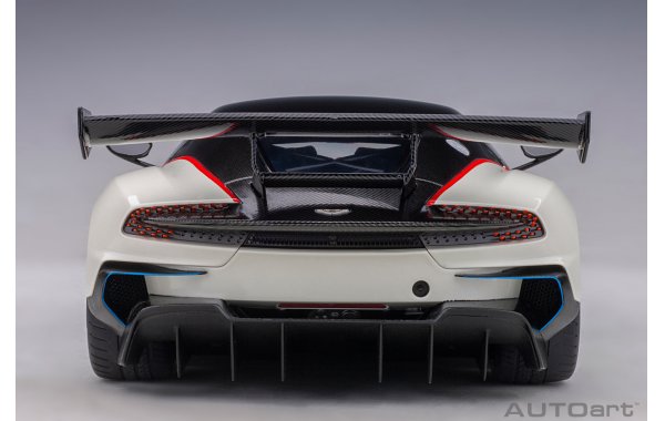Bild 14 - Aston Martin Vulcan 2015