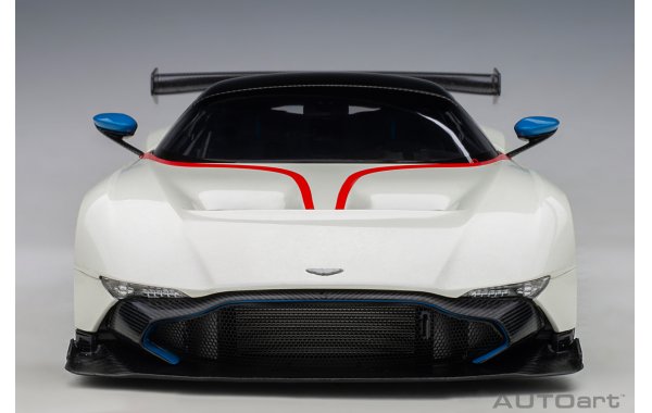 Bild 15 - Aston Martin Vulcan 2015