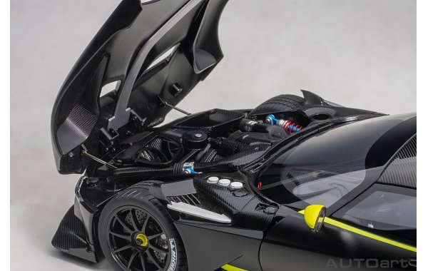 Bild 2 - Aston Martin Vulcan 2015