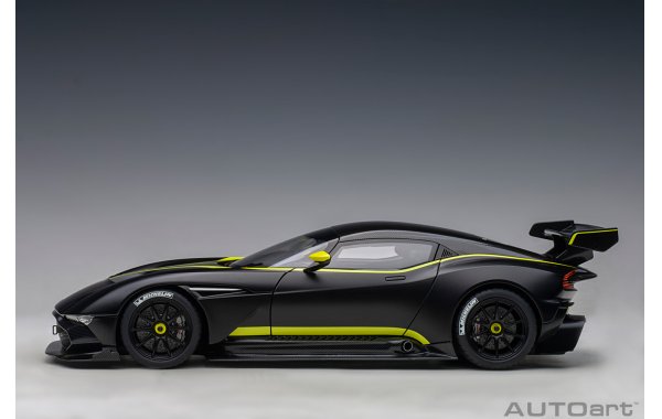 Bild 7 - Aston Martin Vulcan 2015