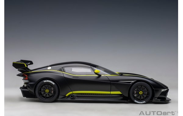 Bild 8 - Aston Martin Vulcan 2015