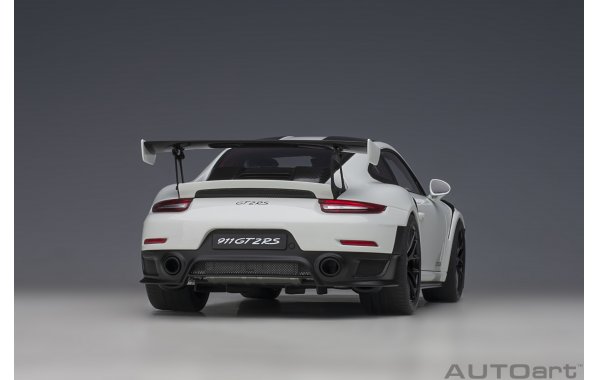 Bild 9 - Porsche 911 GT2 RS Weissach Package 2017