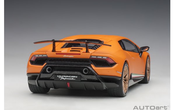 Bild 8 - Lamborghini Huracan Performante 2017