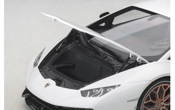 Bild 2 - Lamborghini Huracan Performante 2017