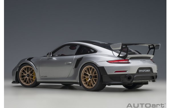 Bild 2 - Porsche 911 GT2 RS Weissach Package 2017