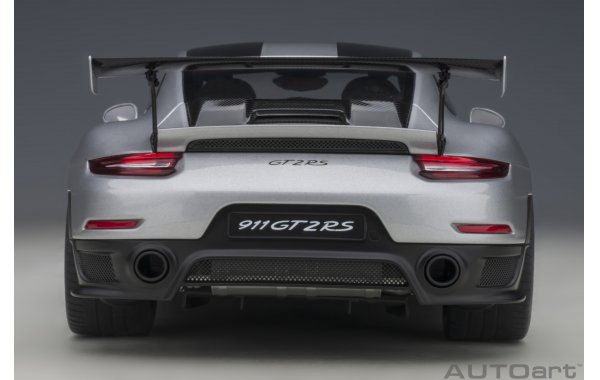 Bild 14 - Porsche 911 GT2 RS Weissach Package 2017