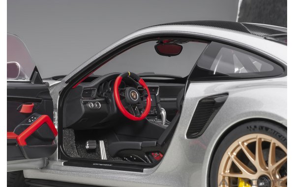 Bild 17 - Porsche 911 GT2 RS Weissach Package 2017