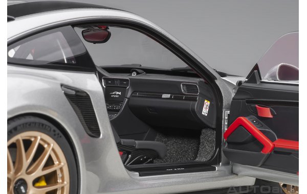 Bild 18 - Porsche 911 GT2 RS Weissach Package 2017