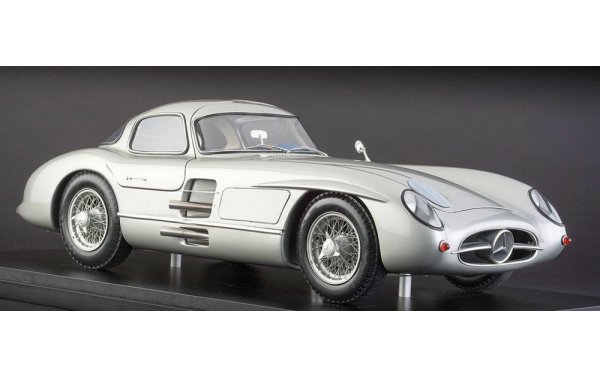 Bild 2 - Mercedes Benz 300 SLR Uhlenhaut coupe