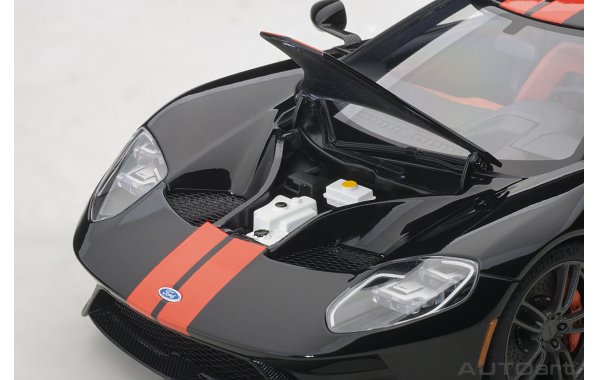 Bild 3 - Ford GT 2017 shadow black